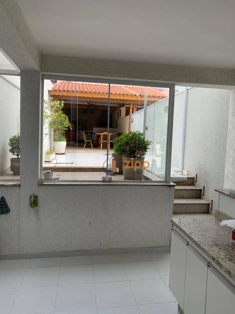 Sobrado à venda com 3 quartos, 182m² - Foto 2