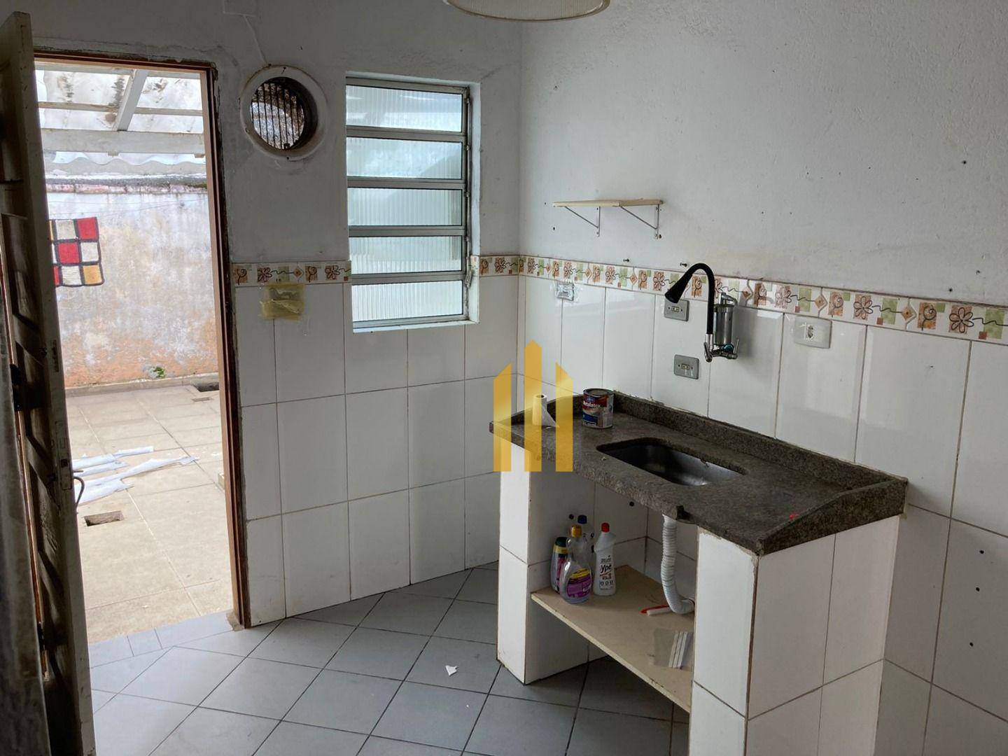 Sobrado à venda com 2 quartos, 72m² - Foto 13