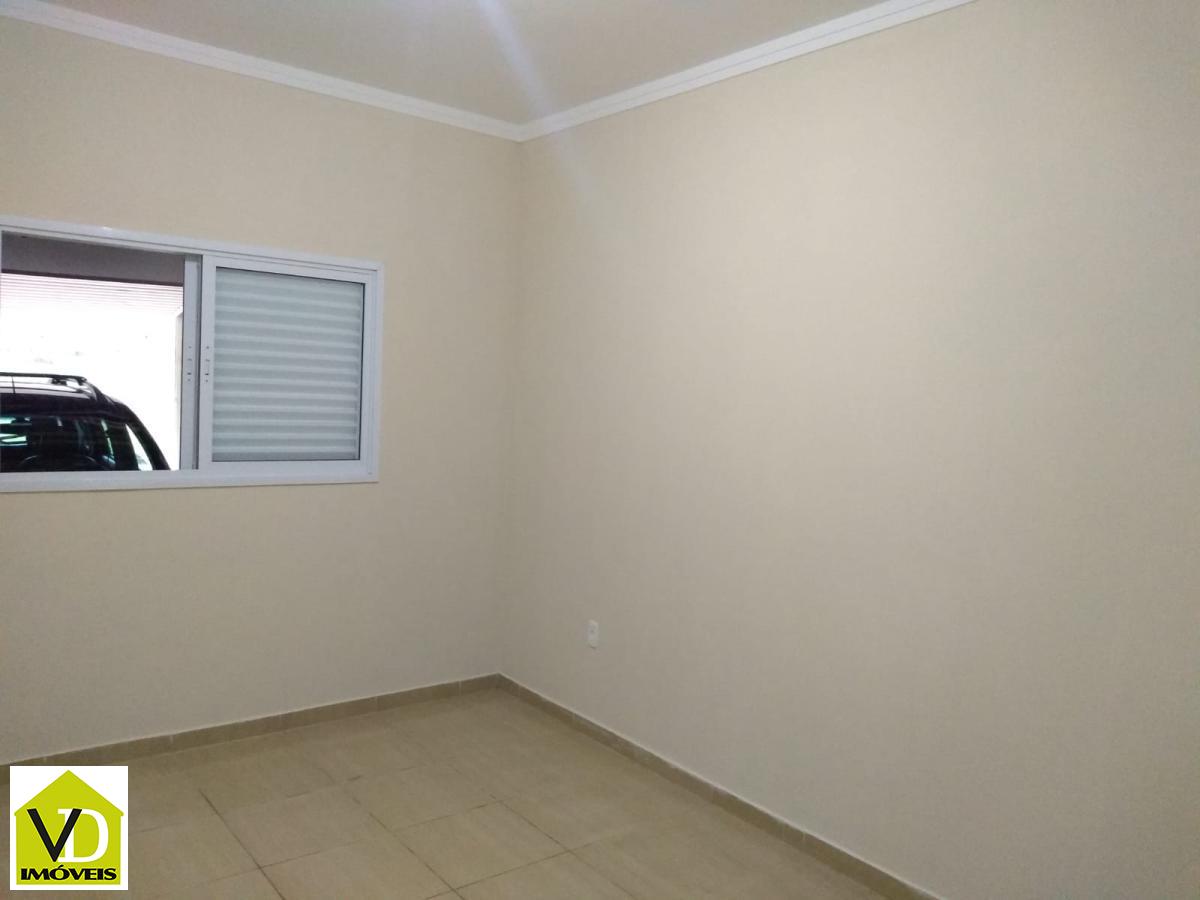 Casa à venda com 2 quartos, 100m² - Foto 3