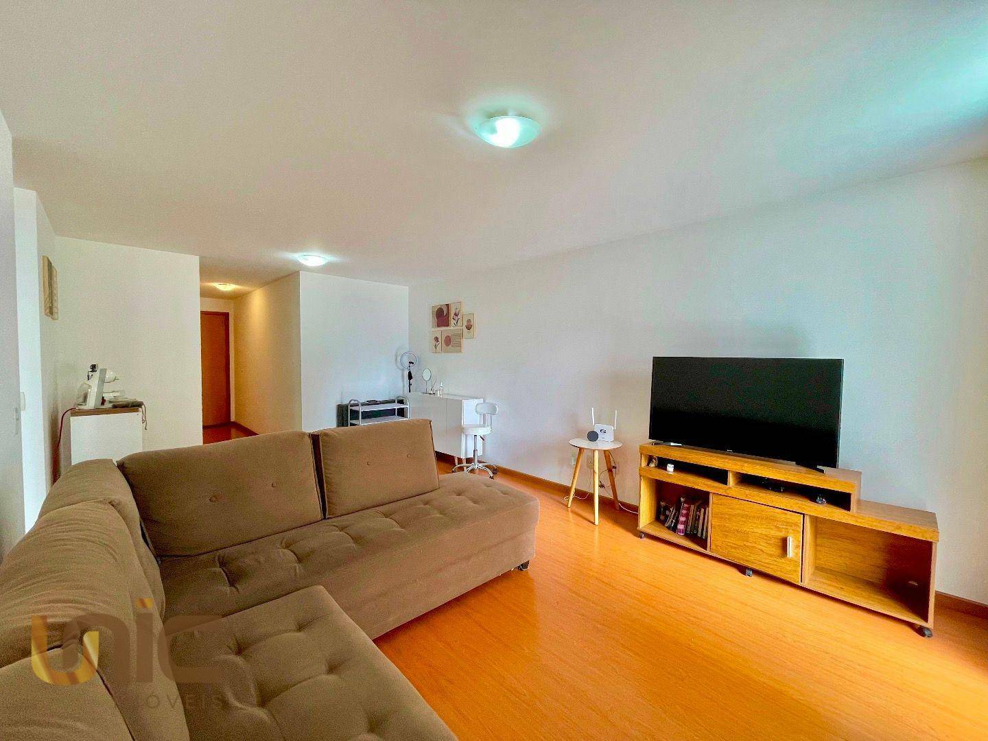 Apartamento à venda com 2 quartos, 81m² - Foto 3