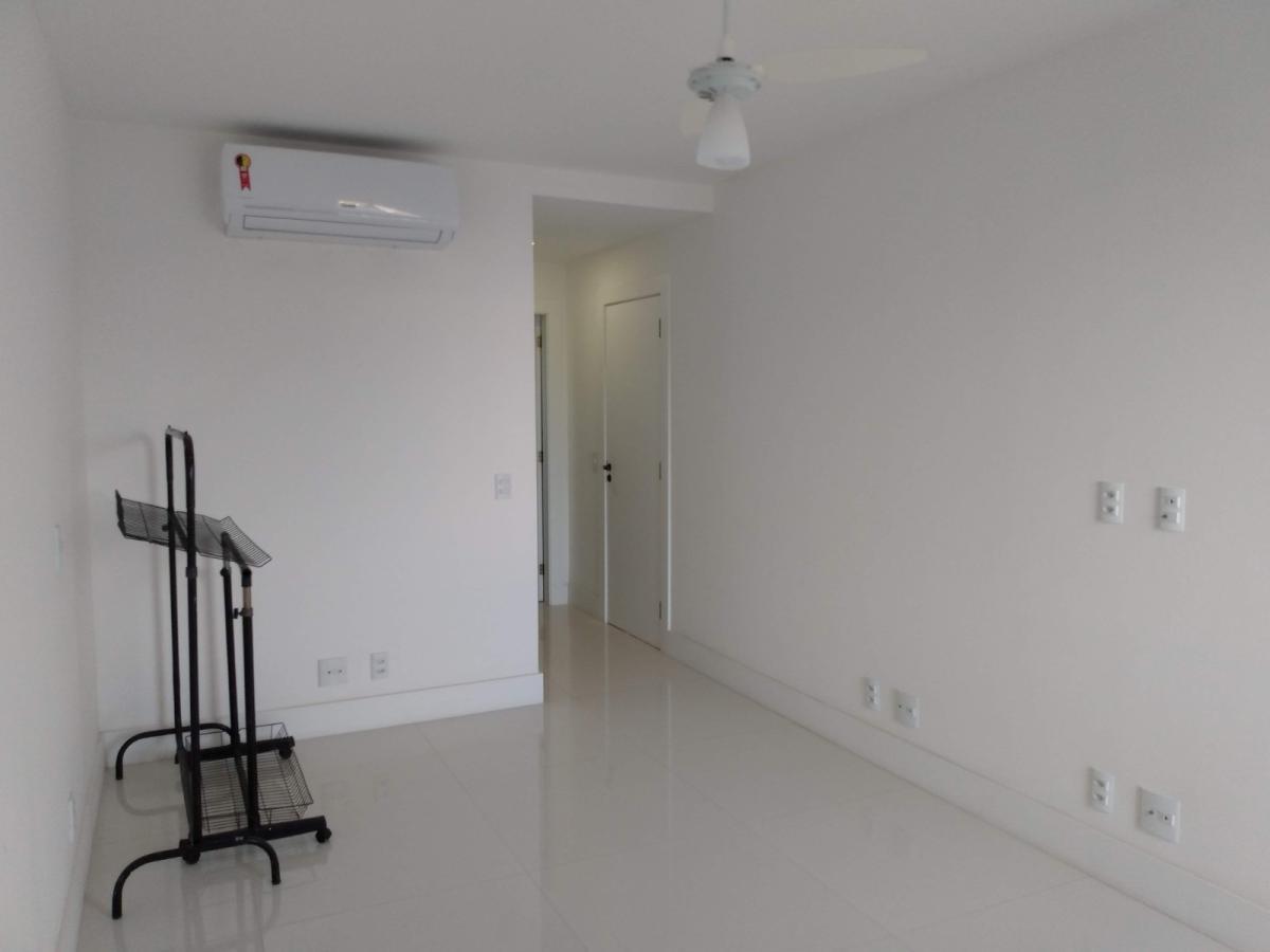 Casa de Condomínio à venda com 4 quartos, 660m² - Foto 43