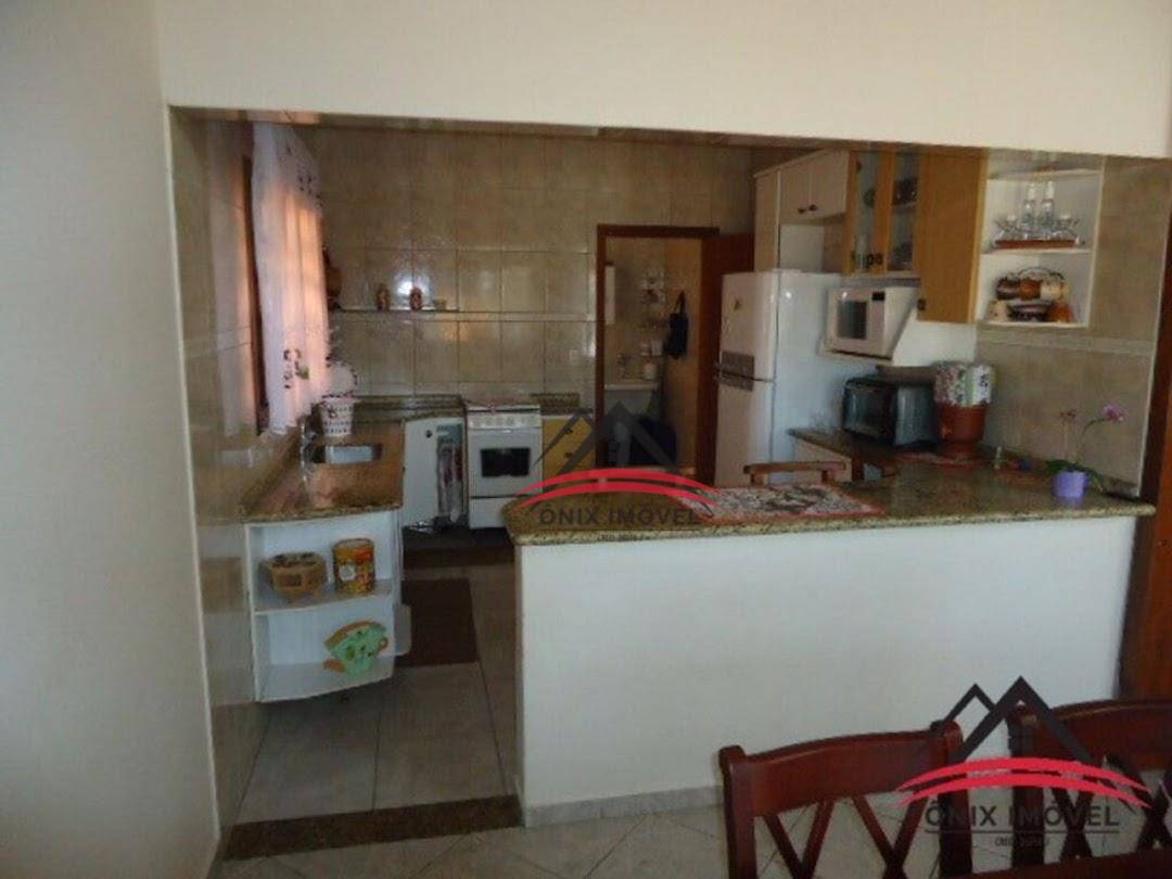 Casa à venda com 3 quartos, 230m² - Foto 6