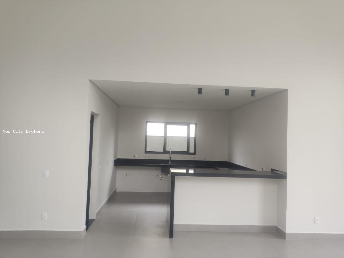 Sobrado à venda com 3 quartos, 300m² - Foto 25