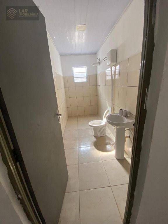 Casa para alugar com 2 quartos, 70m² - Foto 9