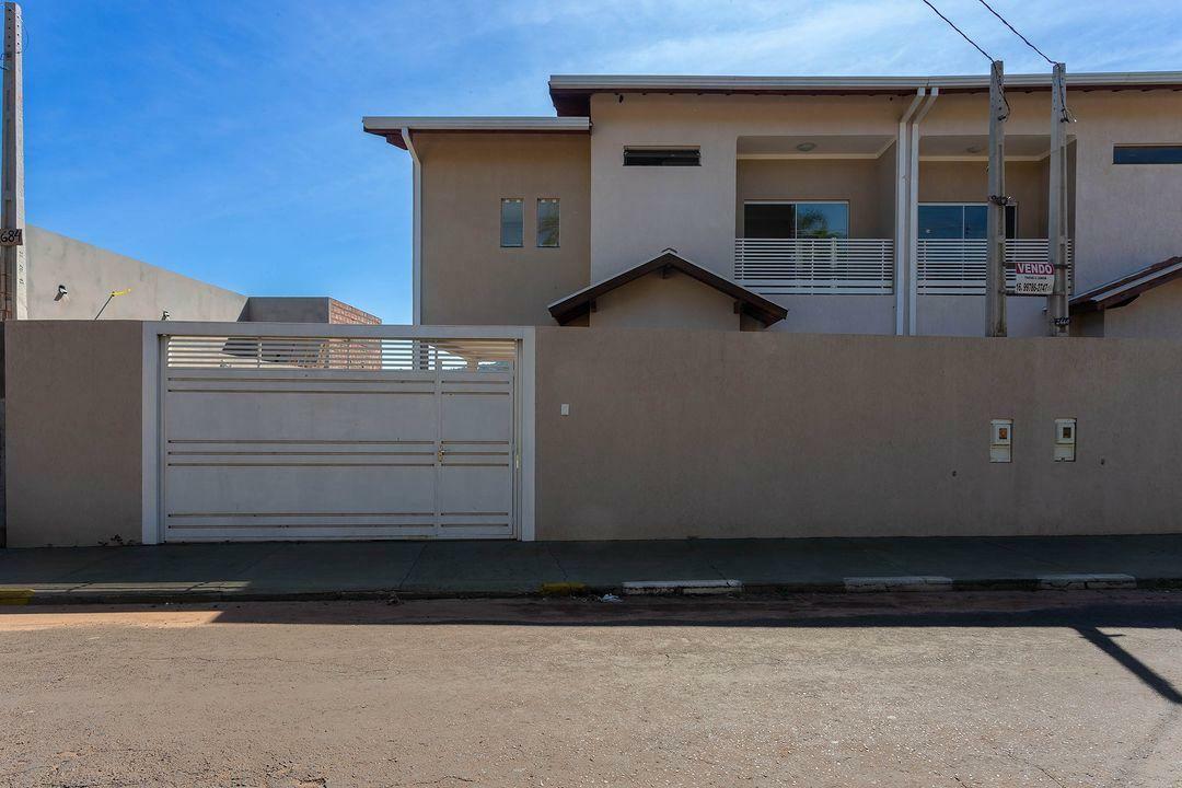 Casa à venda com 3 quartos, 140m² - Foto 3