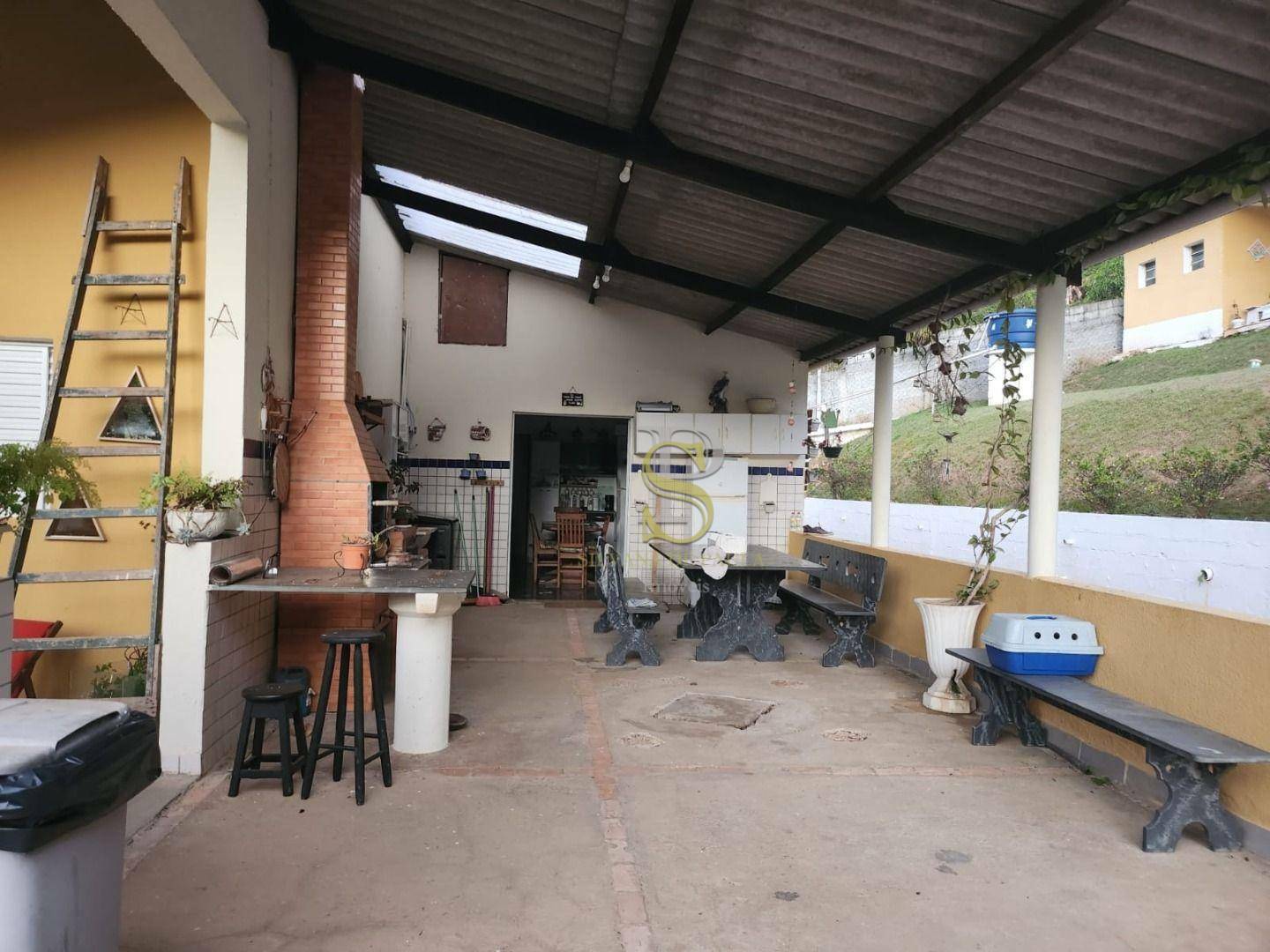 Chácara à venda com 4 quartos, 240m² - Foto 22