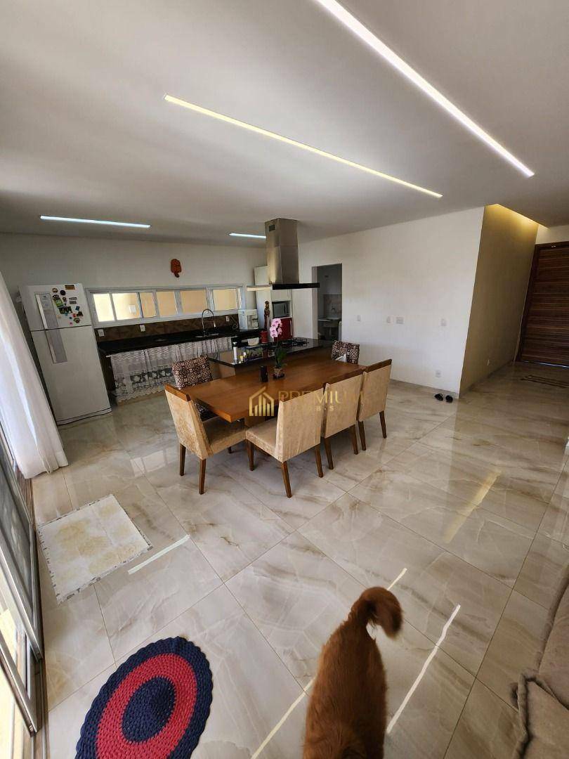 Sobrado à venda com 3 quartos, 243m² - Foto 4