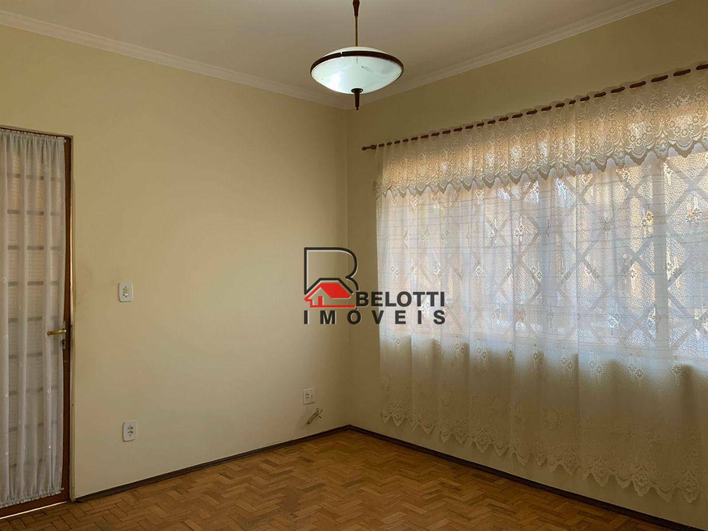 Casa à venda com 4 quartos, 170m² - Foto 4