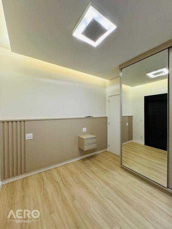 Casa de Condomínio à venda com 4 quartos, 209m² - Foto 5