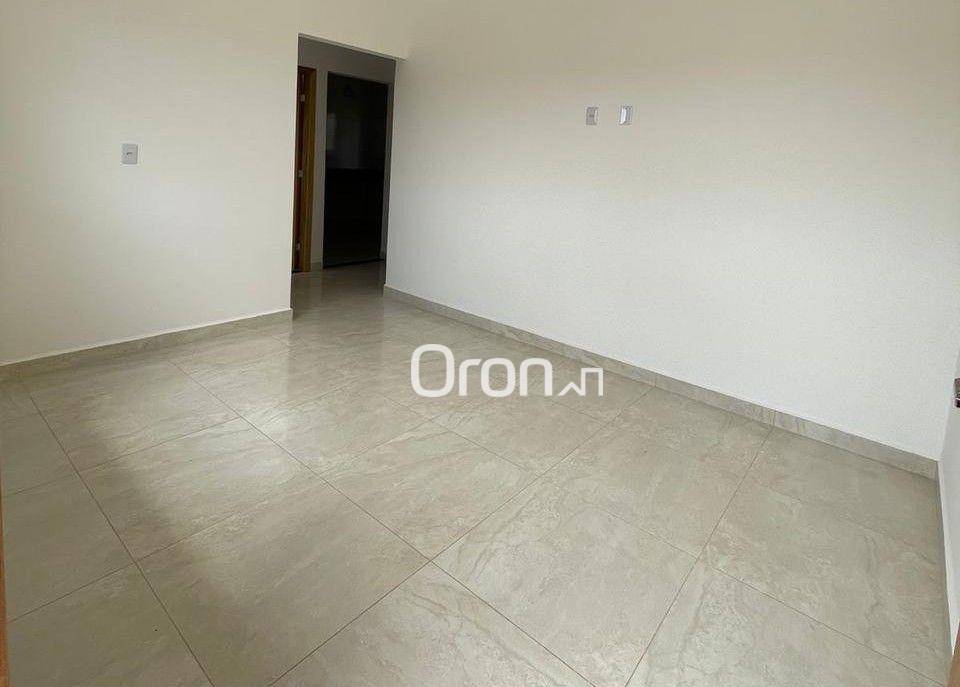 Casa à venda com 2 quartos, 65m² - Foto 4