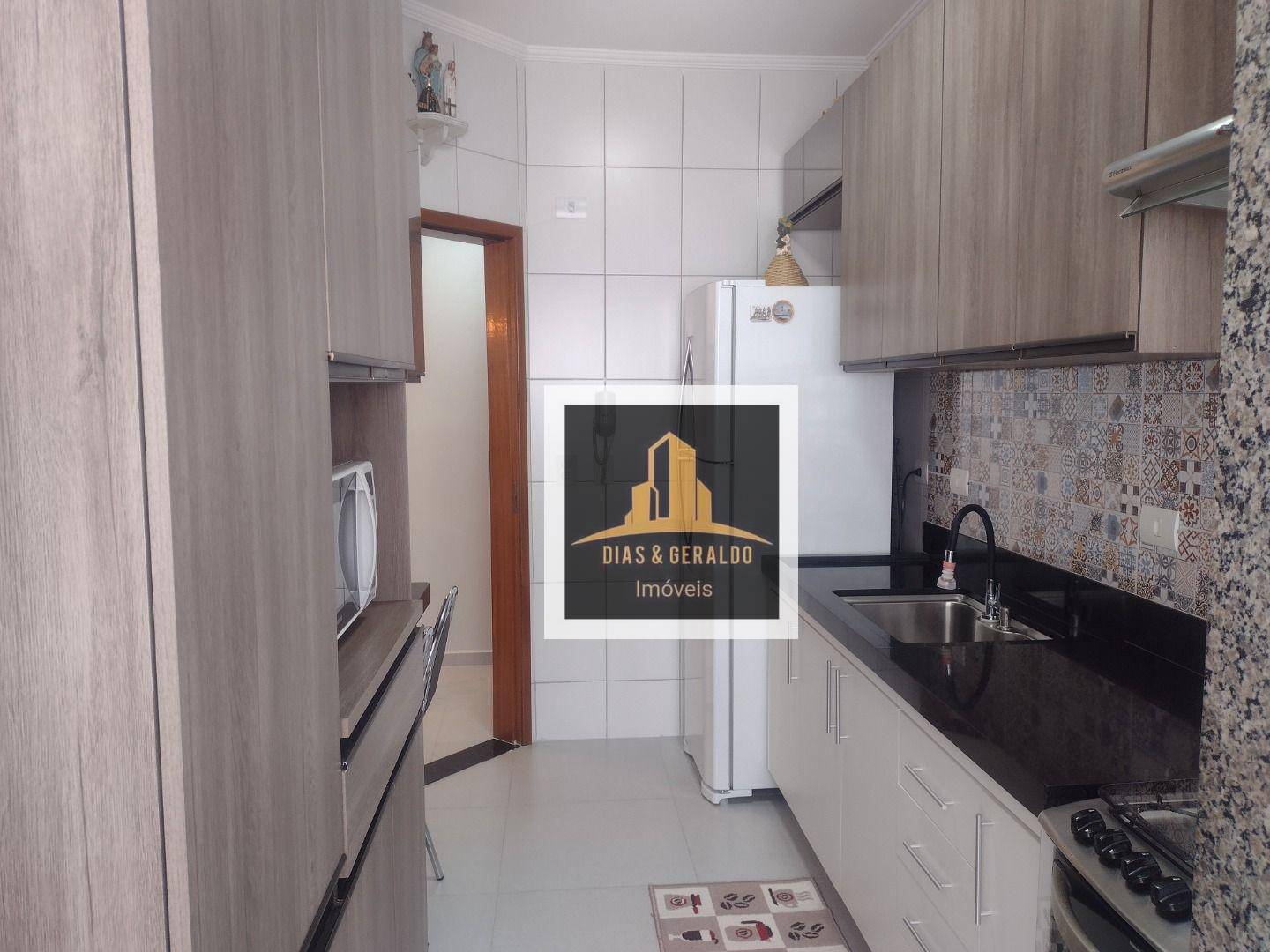 Apartamento à venda com 2 quartos, 70m² - Foto 10