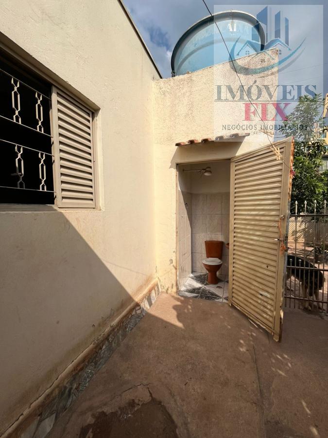 Casa à venda com 4 quartos, 149m² - Foto 26