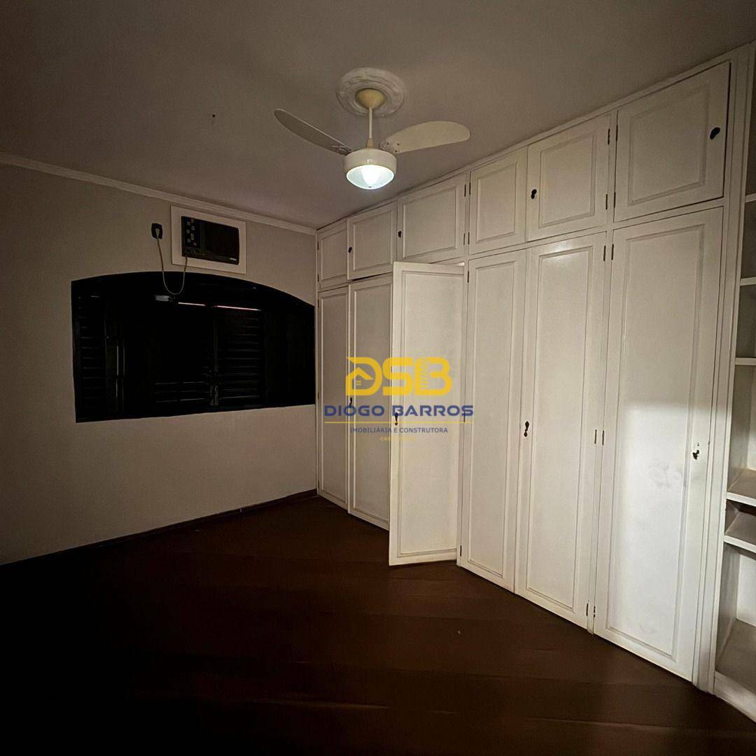 Casa para alugar com 3 quartos, 191m² - Foto 18