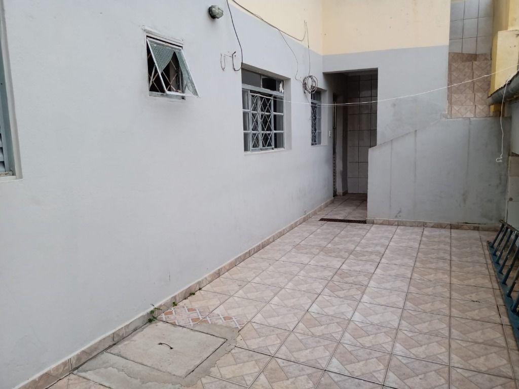 Casa para alugar com 1 quarto, 45m² - Foto 1