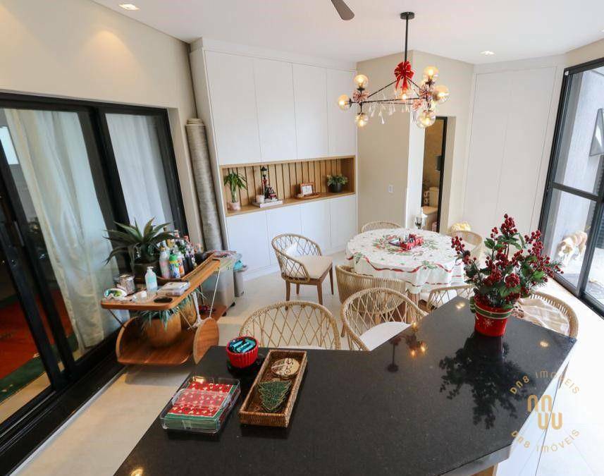 Casa à venda com 4 quartos, 336m² - Foto 19