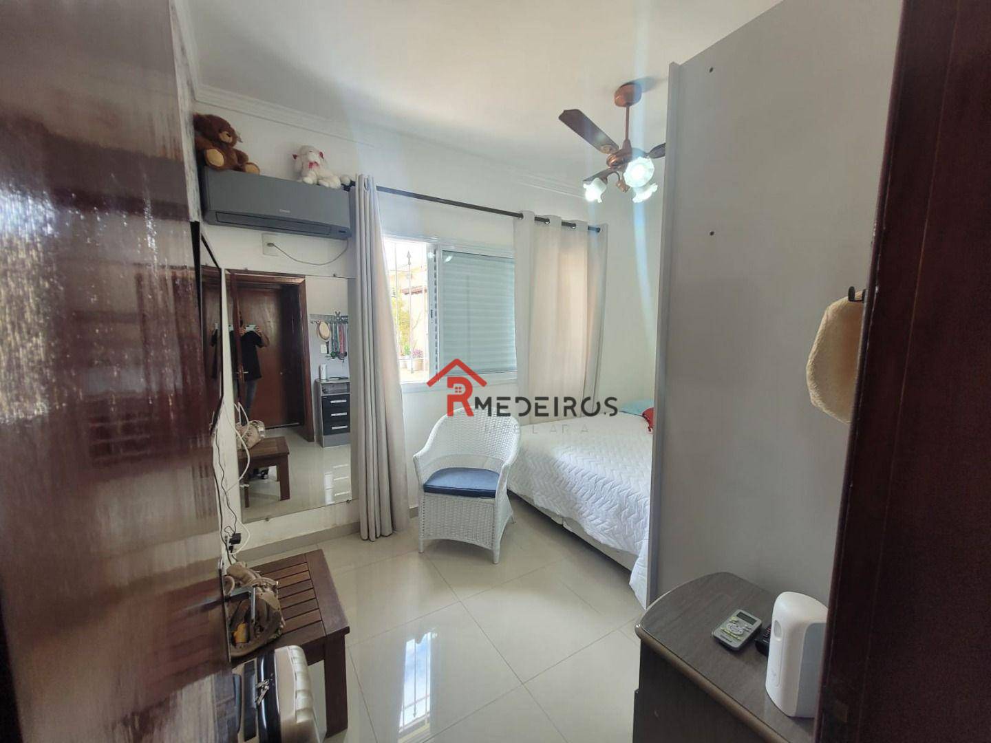 Casa à venda com 3 quartos, 300m² - Foto 8