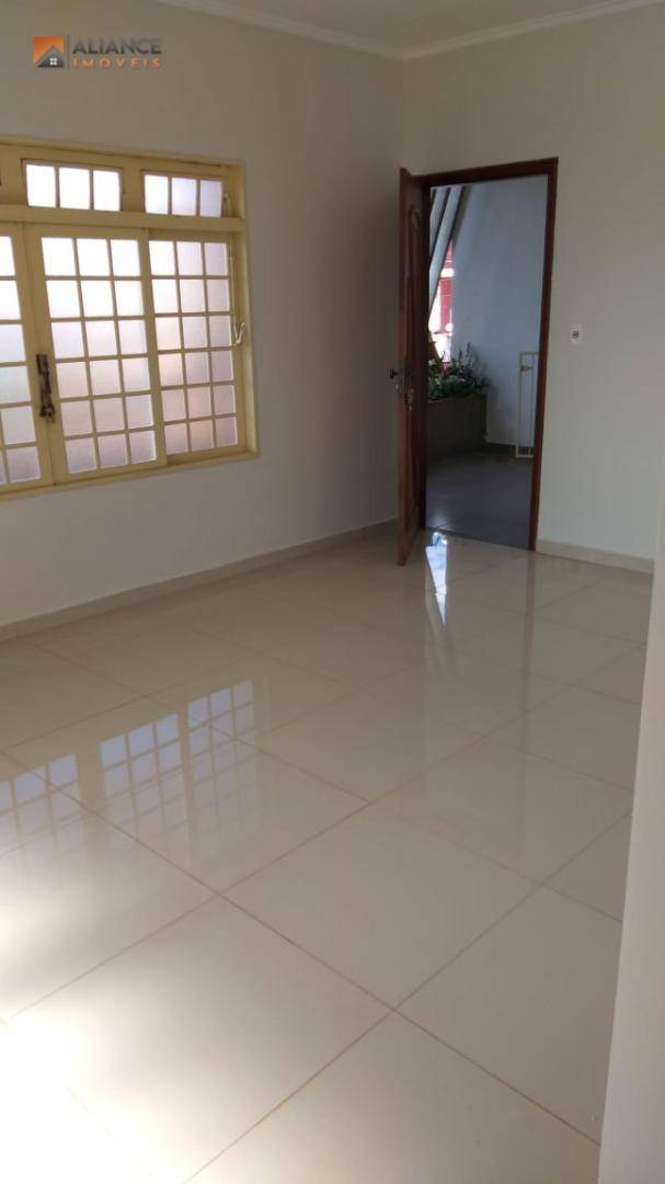 Sobrado à venda com 3 quartos, 142m² - Foto 2