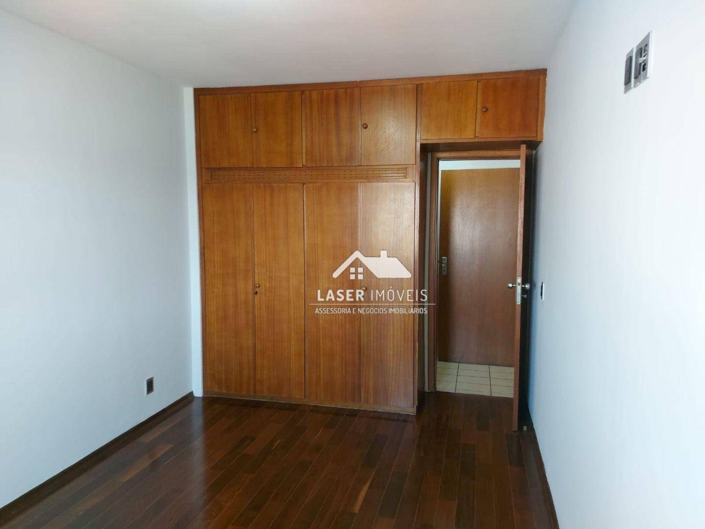 Apartamento para alugar com 3 quartos, 154m² - Foto 18