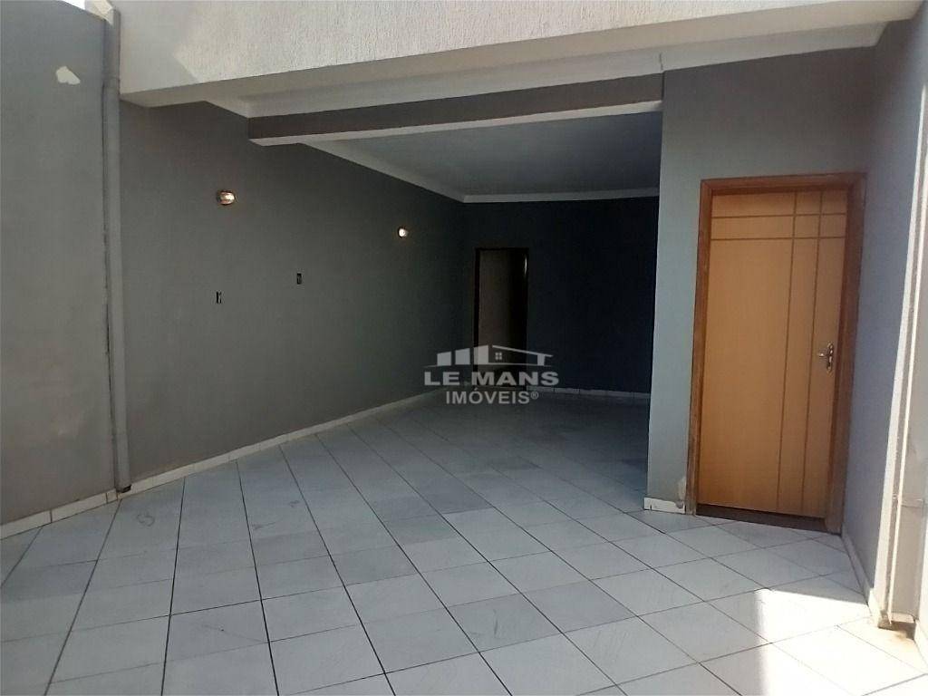 Casa à venda com 3 quartos, 135m² - Foto 1