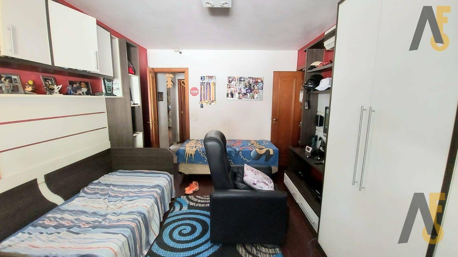 Casa à venda com 3 quartos, 360m² - Foto 8