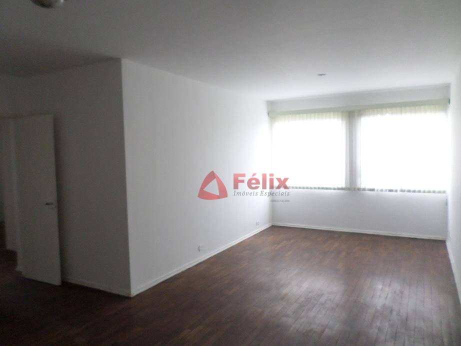 Apartamento à venda com 3 quartos, 146m² - Foto 2