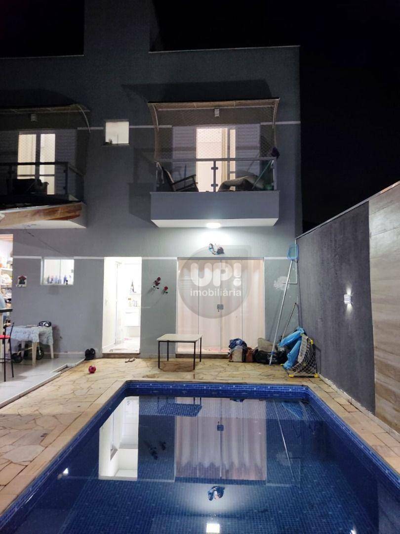 Casa à venda com 3 quartos, 130m² - Foto 1