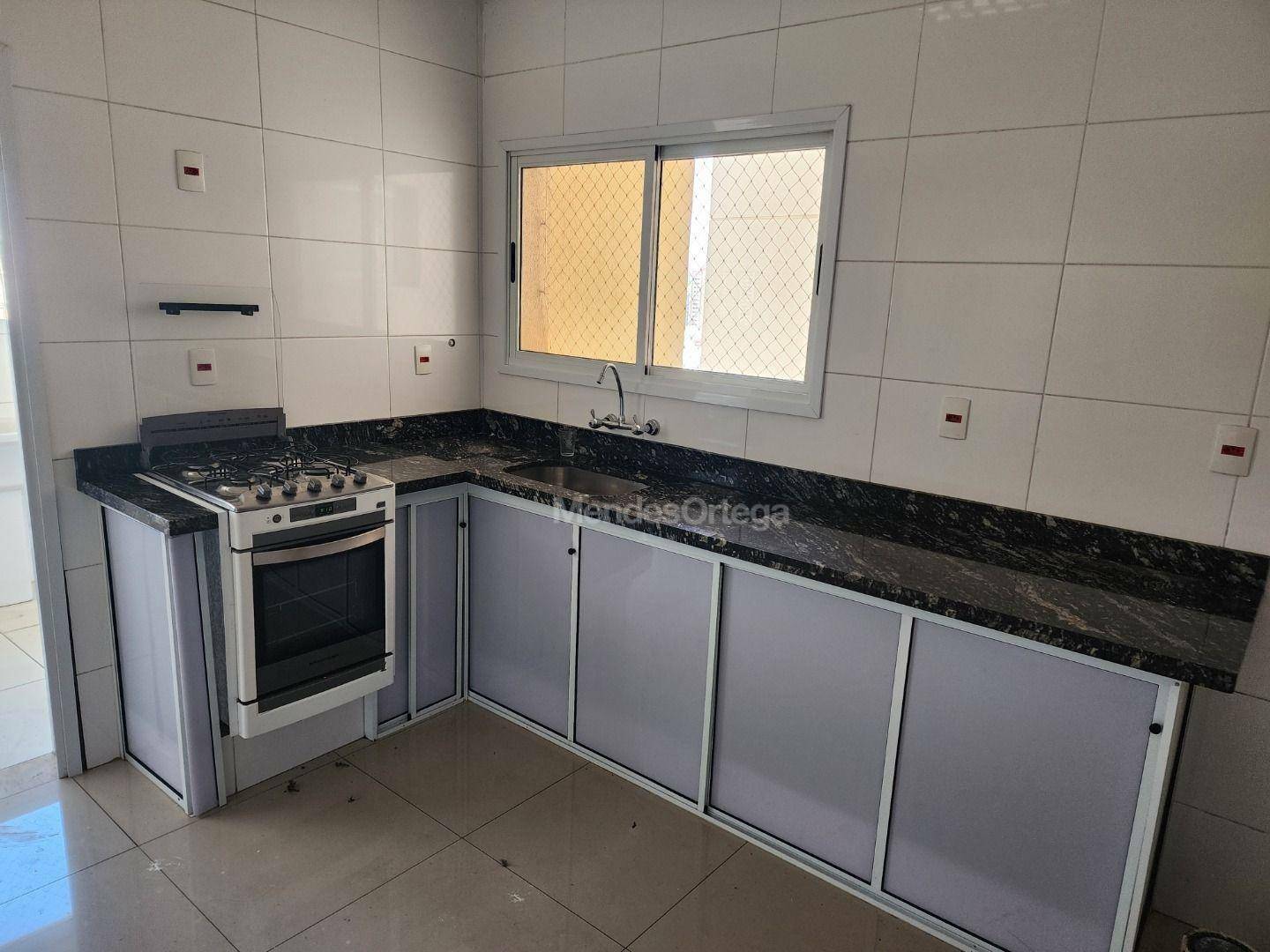 Apartamento para alugar com 3 quartos, 110m² - Foto 4