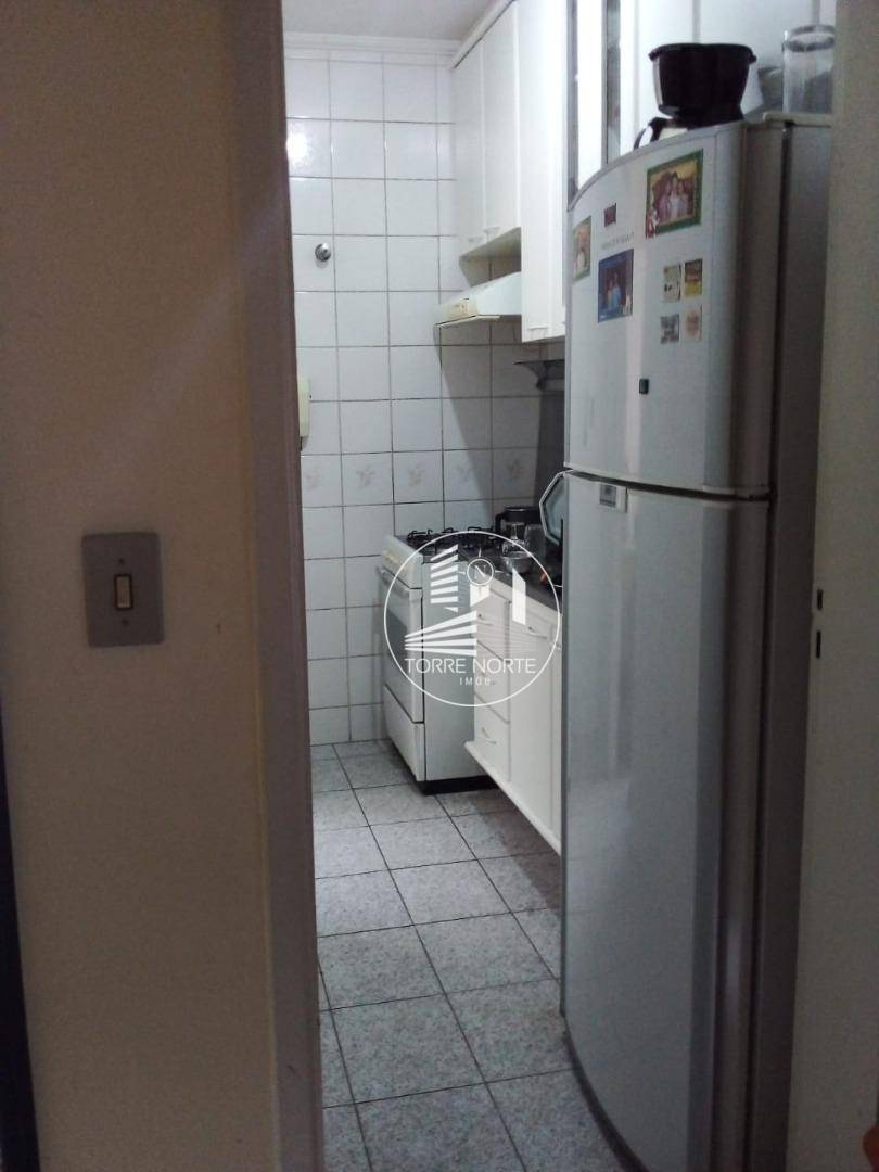 Apartamento à venda com 2 quartos, 50m² - Foto 4