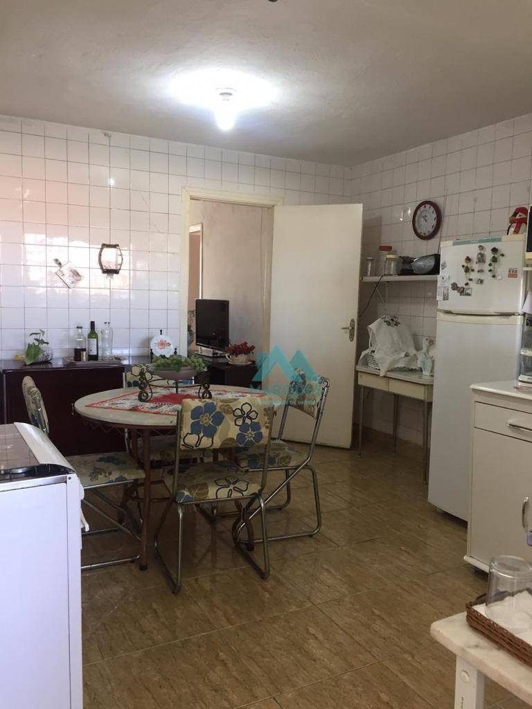 Casa à venda com 1 quarto, 165m² - Foto 3