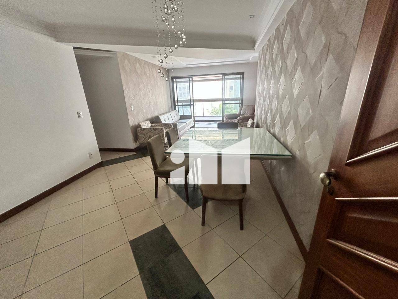 Apartamento à venda com 4 quartos, 184m² - Foto 2