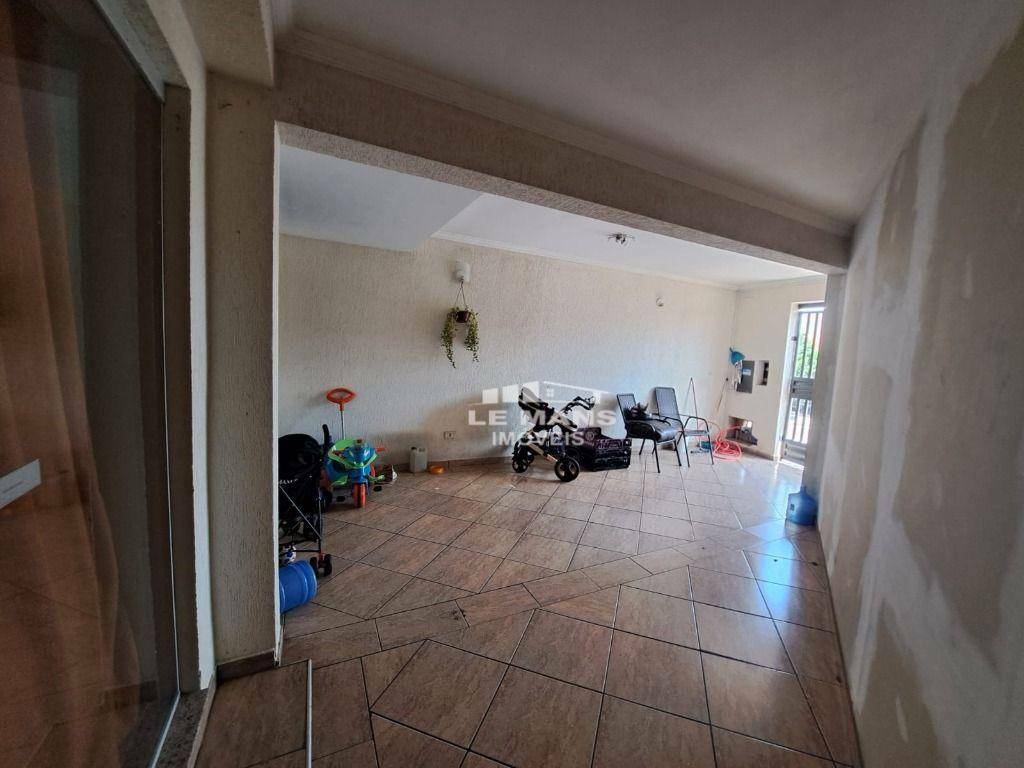 Casa, 3 quartos, 197 m² - Foto 4