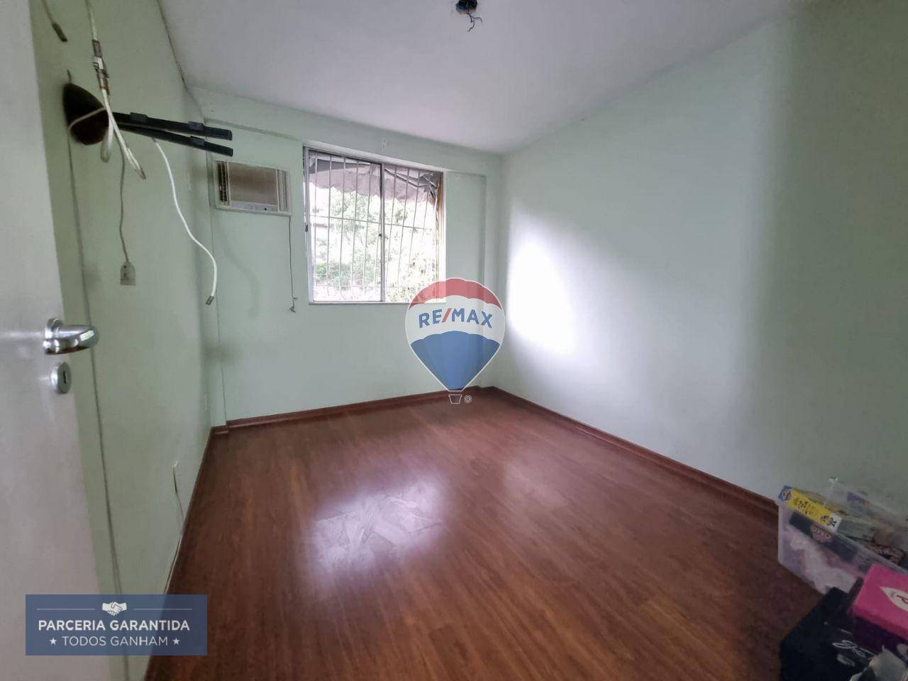 Apartamento à venda com 2 quartos, 64m² - Foto 13