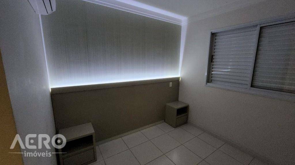 Apartamento para alugar com 3 quartos, 131m² - Foto 2