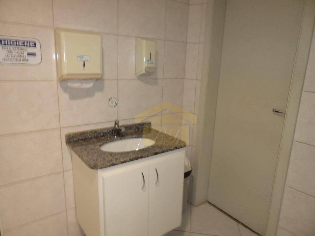 Sobrado à venda e aluguel com 1 quarto, 200m² - Foto 14