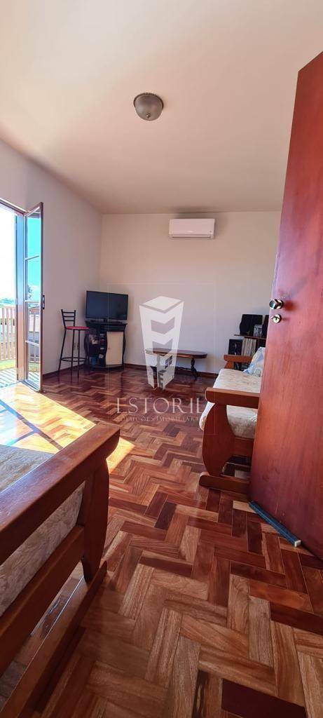 Casa à venda com 4 quartos, 200m² - Foto 4