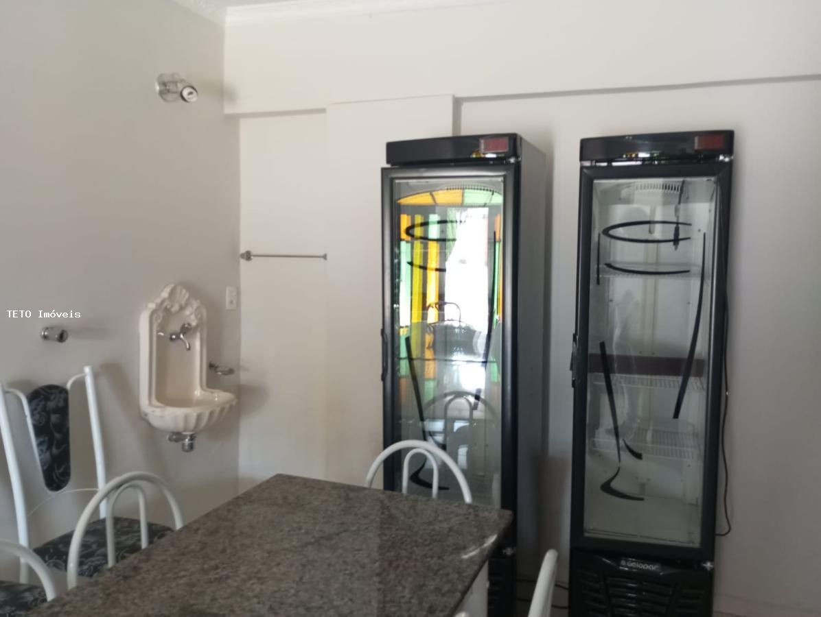 Casa à venda com 8 quartos, 750m² - Foto 12