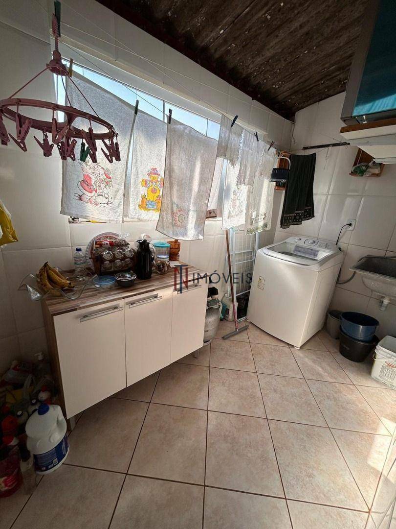 Casa à venda com 2 quartos, 50m² - Foto 8