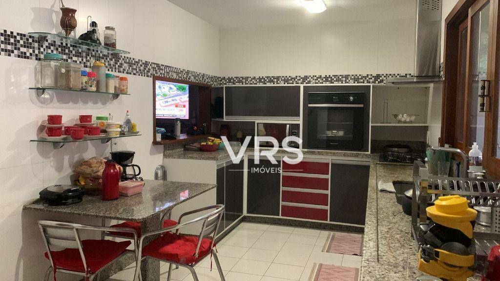 Casa à venda com 3 quartos, 224m² - Foto 29