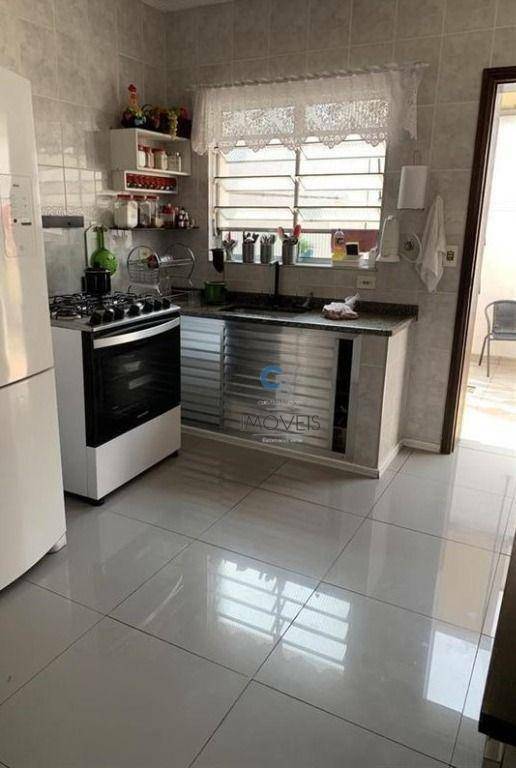 Casa à venda com 5 quartos, 230m² - Foto 5