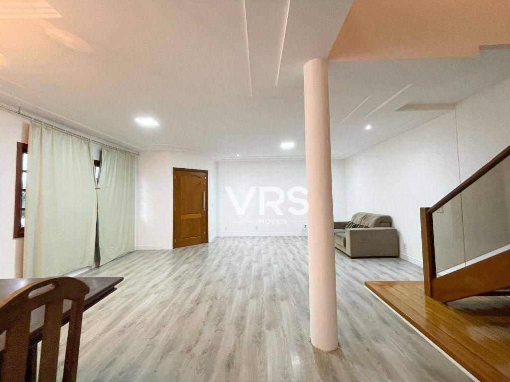 Casa à venda com 4 quartos, 195m² - Foto 9