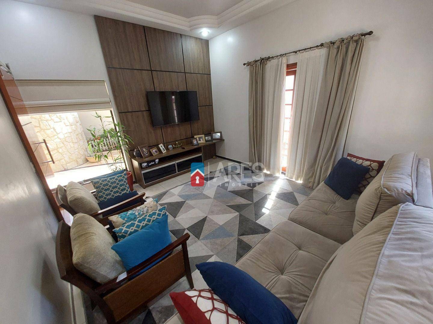 Casa à venda com 3 quartos, 344m² - Foto 8