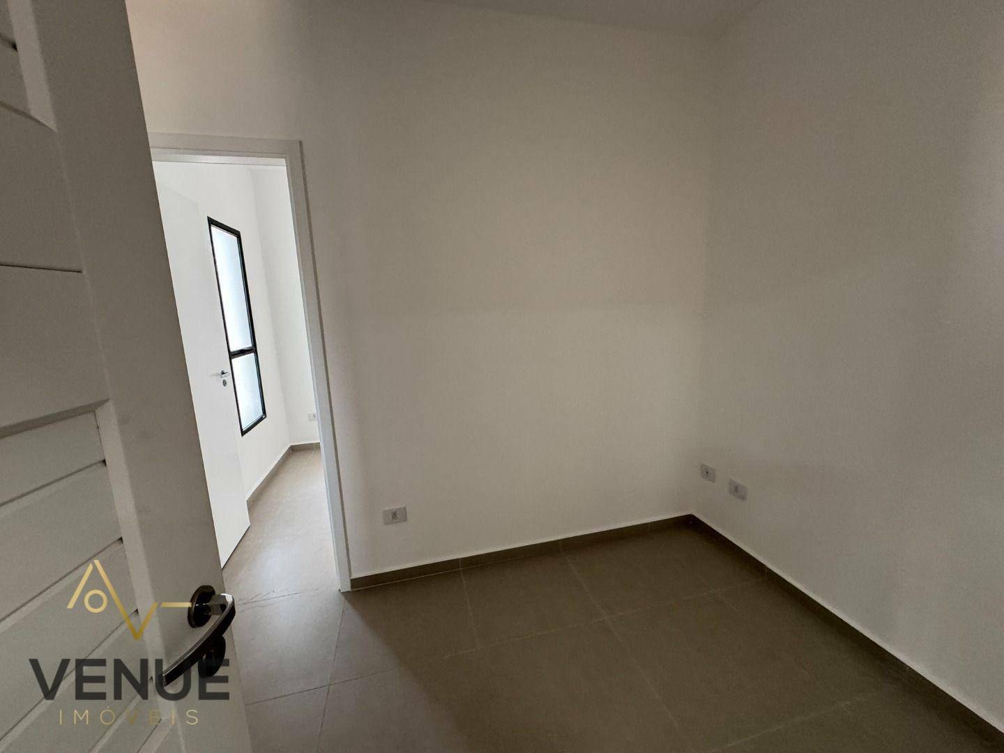 Apartamento à venda com 1 quarto, 24m² - Foto 2