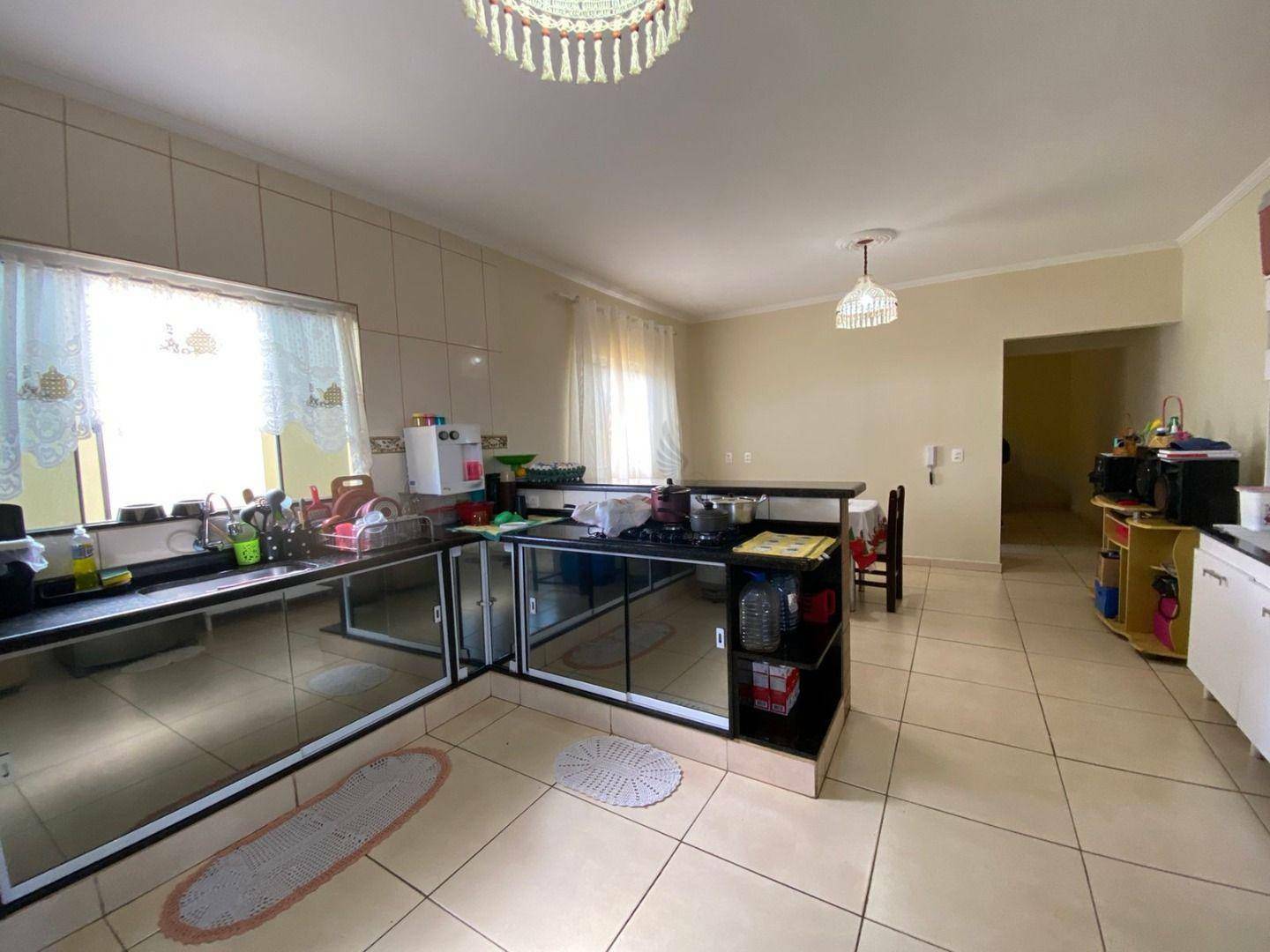 Casa à venda com 3 quartos, 160m² - Foto 1