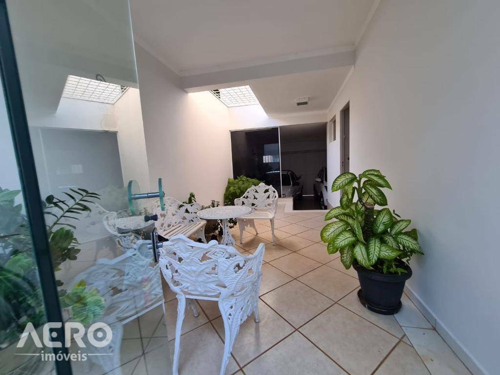 Casa à venda com 3 quartos, 195m² - Foto 10