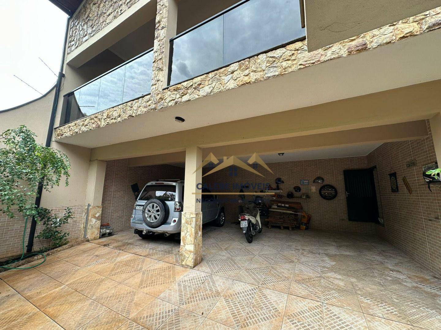 Casa à venda com 3 quartos, 209m² - Foto 2