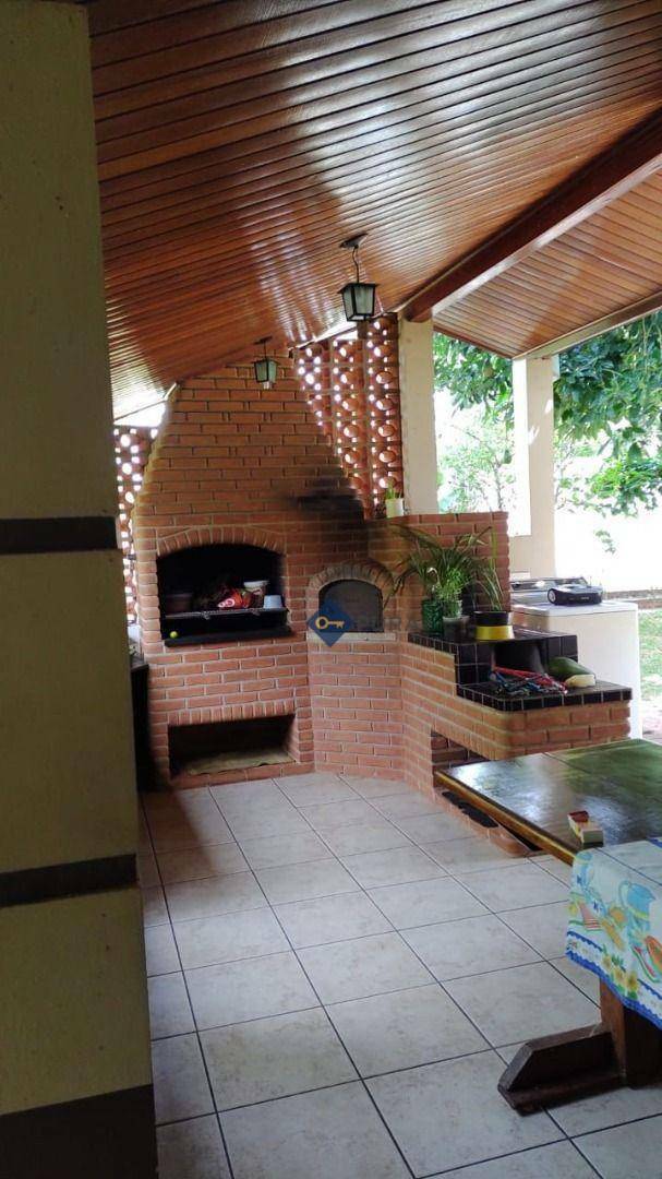 Chácara à venda com 3 quartos, 240m² - Foto 18