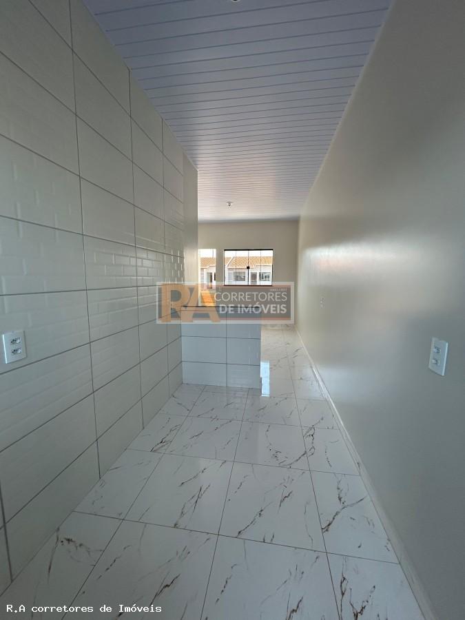 Casa à venda com 2 quartos, 84m² - Foto 2