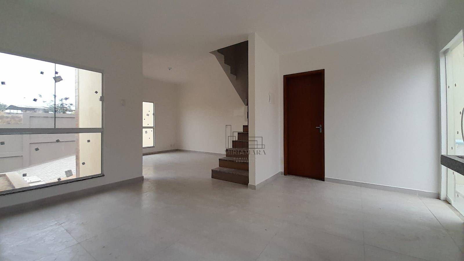 Casa à venda com 2 quartos, 134m² - Foto 1