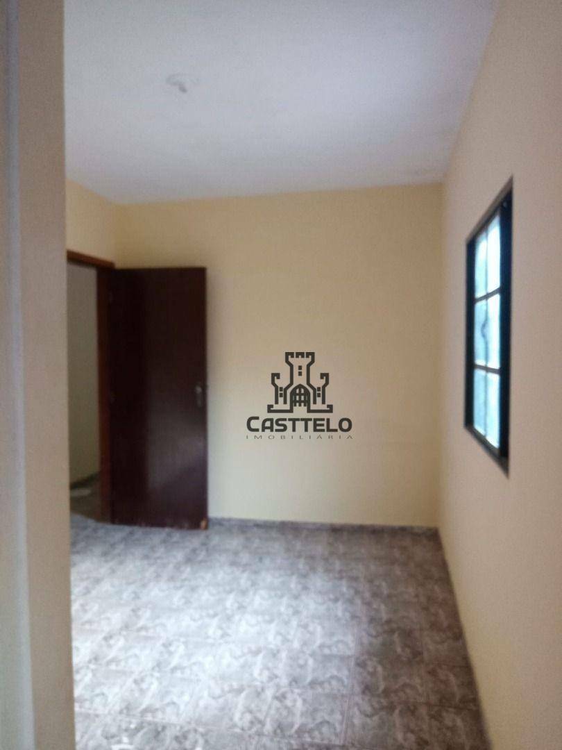 Casa à venda com 3 quartos, 70m² - Foto 8