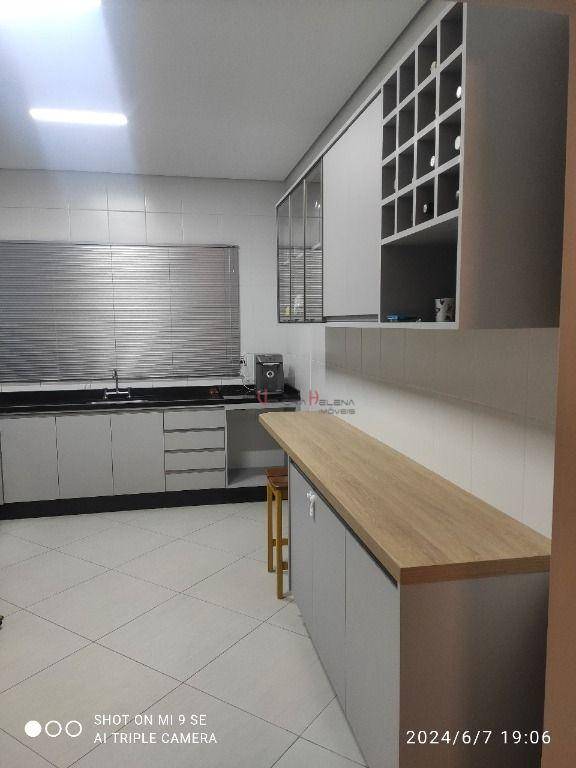 Casa de Condomínio à venda com 3 quartos, 213m² - Foto 19